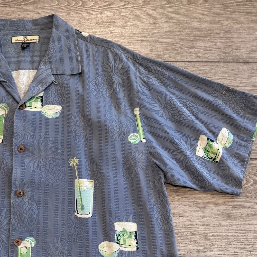 Tommy Bahama Silk Button Down Mens Large Blue Cocktail Pineapple Hula Camp Shirt - Picture 2 of 8
